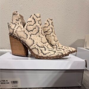 Steve Madden Cream Heeled Boots with Textured Design
